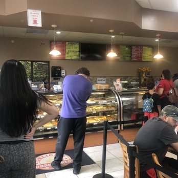 Delicias Cuban Bakery - Waiting to be attended. - Bakeries Near Me - Lake Worth, Florida