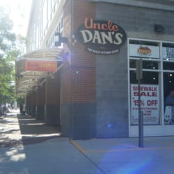 Gearhead - New-er location, very close to Davis el stop
