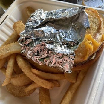 Boudicca’s Celtic Pub - Burger melt - Irish Pub Near Me - Gatlinburg, Tennessee