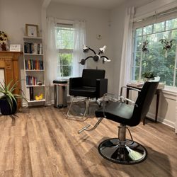 Twisted Scissors Salon - This is our separate coloring room. There is a library, abundance of plants, and a very active bird feeder outside!