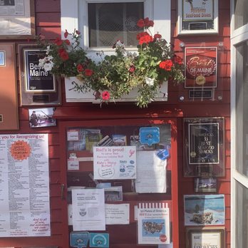 Red's Eats - Side view of red - Seafood Near Me - Wiscasset, Maine Red's Eats - Side view of red - Seafood Near Me - Wiscasset, Maine