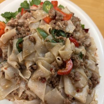 Mix Bowl Cafe - Beef Pad kee mow - Thai Near Me - Pomona, California Mix Bowl Cafe - Beef Pad kee mow - Thai Near Me - Pomona, California