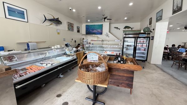 Phil's Fish Market & Eatery by null