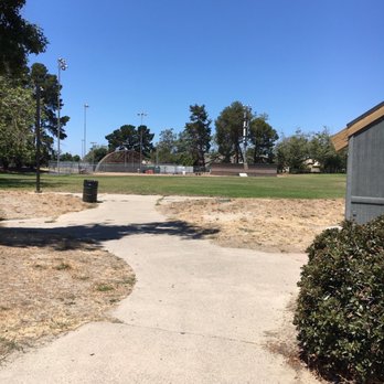 Leydecker Park - Parks Near Me - Alameda, California