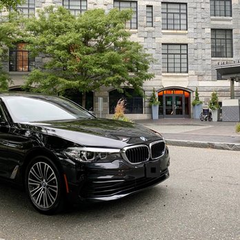 URVIP Transportation - Discover peace of mind with a professional chauffeur behind the wheel. - Limos Near Me - Mendon, Massachusetts