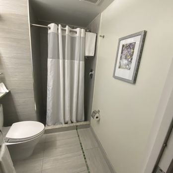 The Jewel Hotel, New York - Bathroom - Hotels Near Me - New York, New York The Jewel Hotel, New York - Bathroom - Hotels Near Me - New York, New York