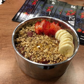 Rush Bowls - Beach bowl with strawberry, banana, granola, and honey. - Acai Bowls Near Me - Hartford, Connecticut Rush Bowls - Beach bowl with strawberry, banana, granola, and honey. - Acai Bowls Near Me - Hartford, Connecticut