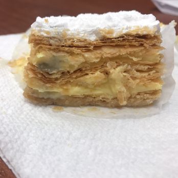 Holiday Bakery - Bakeries Near Me - Hialeah, Florida