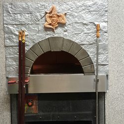 Francos Pizza - Pizza cooked in an oven like this taste great!