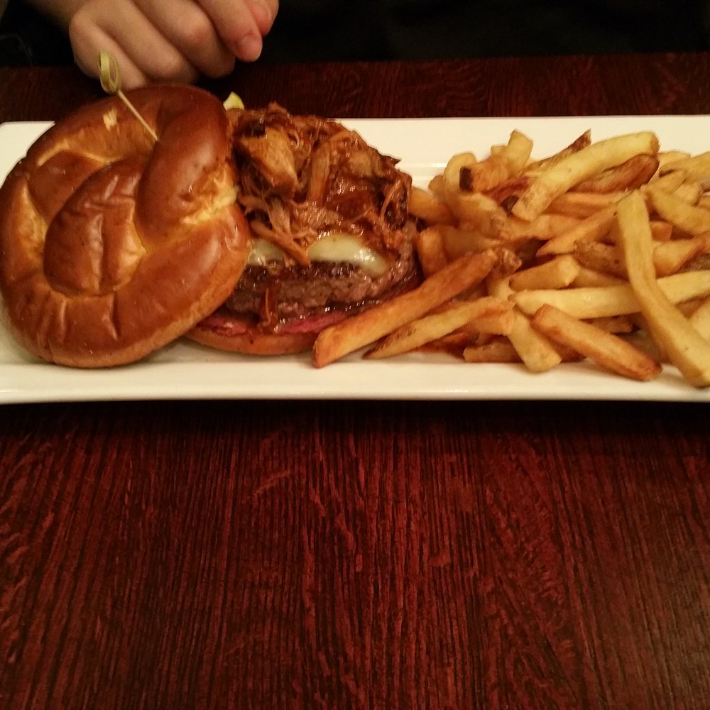 Edina Grill - Smokehouse burger - American Near Me - Edina, Minnesota Edina Grill - Smokehouse burger - American Near Me - Edina, Minnesota