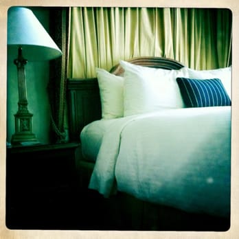 Lafayette Park - The bed. - Hotels Near Me - Lafayette, California