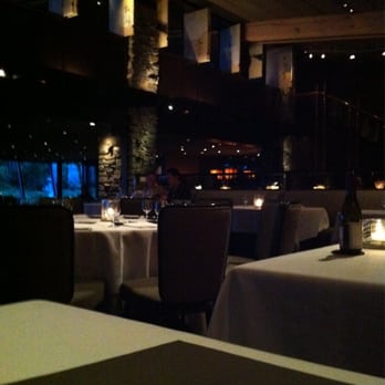 Canlis - Classy dining room - New American Near Me - Seattle, Washington