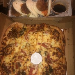 Bau buns and short rib flatbread no onions Bau buns and short rib flatbread no onions