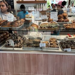 Lucía Patisserie & Cafe