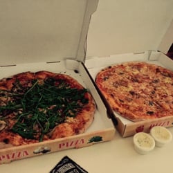 Pizzeria Il Futuro - This is how it looks like! I wish you could smell it! I will enjoy eating it! Yummy yummy I got Sicilian love in my tummy!