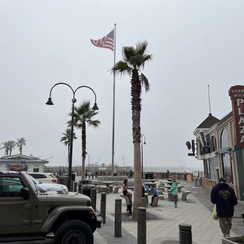 Brad's Restaurant - Seafood Near Me - Pismo Beach, California