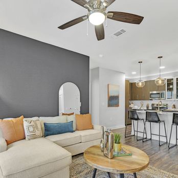 Oak & Ellum - Apartments Near Me - Dallas, Texas Oak & Ellum - Apartments Near Me - Dallas, Texas