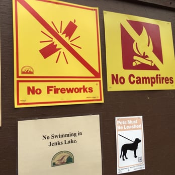 Jenks Lake - Dog welcome on leach - Lakes Near Me - Mentone, California