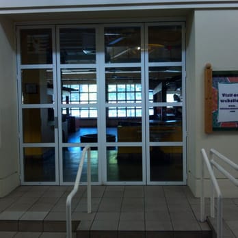 Lahaina Cannery Mall - Empty eatery - Shopping Centers Near Me - Lahaina, Hawaii