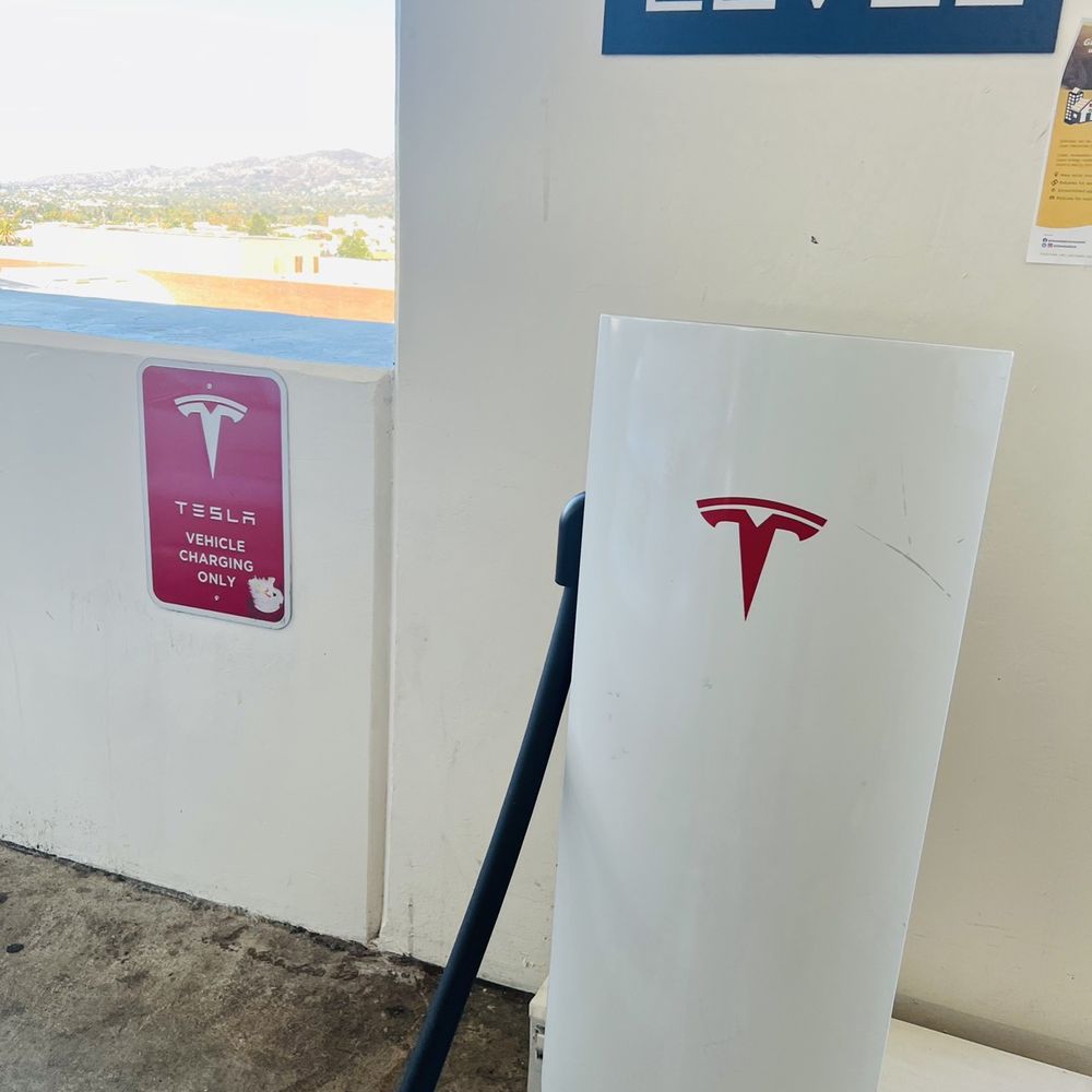 The chargers are smaller, slower ones. But, better than nothing. The chargers are smaller, slower ones. But, better than nothing.