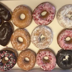 Dunkin' - Heart shaped donuts & festive heart sprinkles