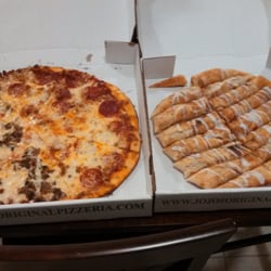 Jo-Jo's Pizzeria - Really good pizza