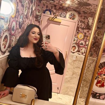Le Margot - Don't miss the ultimate selfie opportunity in the fabulous bathroom - French Near Me - Fort Worth, Texas Le Margot - Don't miss the ultimate selfie opportunity in the fabulous bathroom - French Near Me - Fort Worth, Texas