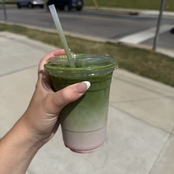 Momento Specialty Coffee - Strawberry matcha - Coffee & Tea Near Me - Nashville, Tennessee Momento Specialty Coffee - Strawberry matcha - Coffee & Tea Near Me - Nashville, Tennessee