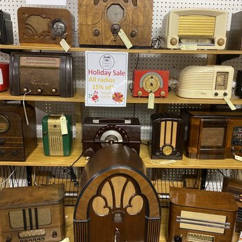 Virginia Beach Antique Mall - Radios - Antiques Near Me - Virginia Beach, Virginia Virginia Beach Antique Mall - Radios - Antiques Near Me - Virginia Beach, Virginia
