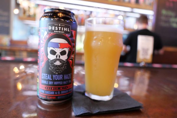 Morty's Wine & Beer Bar by null