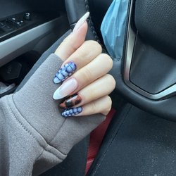 Hadley Nail Spa - Gel x set with tortoise shell design and snake print!
