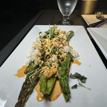 Chefs Kitchen and Cocktails - Oscar style with asparagus - Cocktail Bars Near Me - Norfolk, Virginia Chefs Kitchen and Cocktails - Oscar style with asparagus - Cocktail Bars Near Me - Norfolk, Virginia