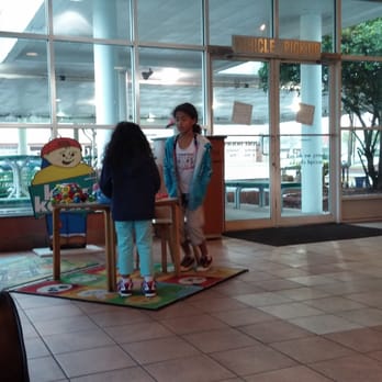 Car Spa - Kids are playing in their Kids Korner - Car Wash Near Me - Jacksonville, Florida