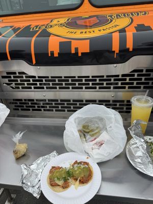 Leo’s Tacos Truck by null