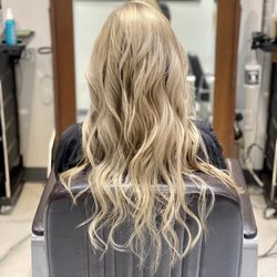 ML2 Hair Design - Color touch-up: bleaching and toning by Daniel