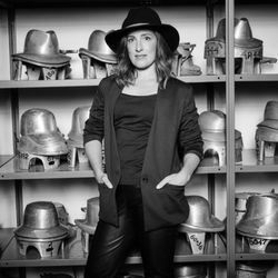 Harricana - Mariouche Gagné, designer, à l'atelier-boutique Harricana/Canadian Hat