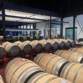 Caymus Vineyards - Wineries Near Me - Rutherford, California
