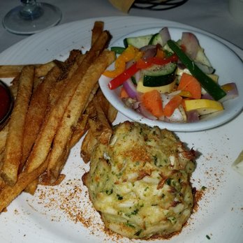 Gertrude's - Eastern shore crab cakes with boardwalk fries - New American Near Me - Baltimore, Maryland Gertrude's - Eastern shore crab cakes with boardwalk fries - New American Near Me - Baltimore, Maryland