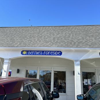 Bernie's Foreside - Outside - Breakfast & Brunch Near Me - Falmouth, Maine