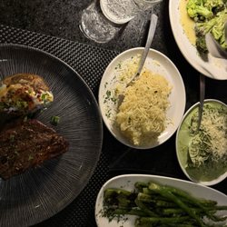 La Torrada - Sides: Mashed potatoes with truffle sauce. Asparagus. Creamed spinach. Broccoli