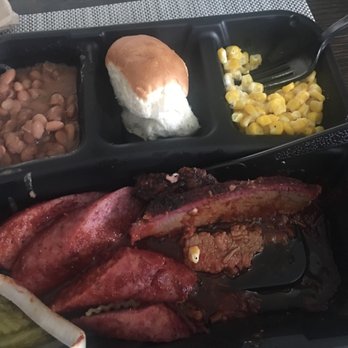 Bill Miller BBQ - a tray of food - Barbeque Near Me - San Antonio, Texas Bill Miller BBQ - a tray of food - Barbeque Near Me - San Antonio, Texas