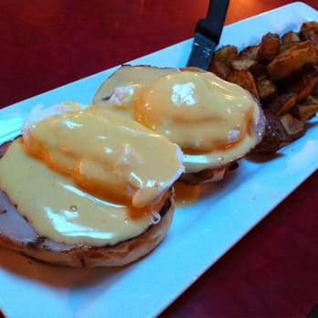 The Gumboot Restaurant - Back bacon benny - Canadian (New) Near Me - Roberts Creek, British Columbia The Gumboot Restaurant - Back bacon benny - Canadian (New) Near Me - Roberts Creek, British Columbia