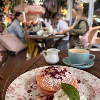 Little Hen - Rose petal pancakes, outdoor seating - Breakfast & Brunch Near Me - Miami, Florida