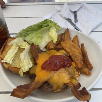 St Augustine Fish Camp - Burger - Seafood Near Me - St Augustine, Florida