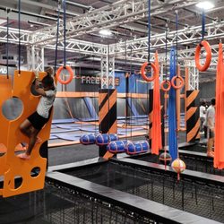 Sky Zone Trampoline Park - American Ninja courses