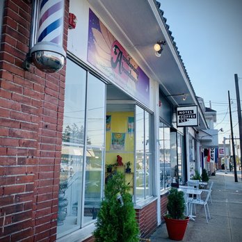 Notes Coffee - the outside of a coffee shop - Coffee & Tea Near Me - Pawtucket, Rhode Island