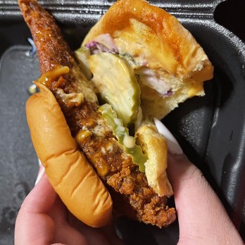 Dave's Hot Chicken - Tiny low quality room temperature food - Chicken Shop Near Me - Fullerton, California Dave's Hot Chicken - Tiny low quality room temperature food - Chicken Shop Near Me - Fullerton, California