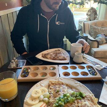 Cafe C'est La Vie - Eating Crepes and plying Bao - Cafes Near Me - Depoe Bay, Oregon Cafe C'est La Vie - Eating Crepes and plying Bao - Cafes Near Me - Depoe Bay, Oregon