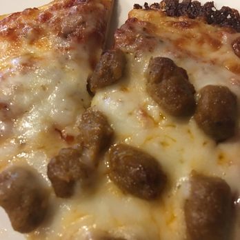 Olde Heritage Tavern - Not NY pizza! - Sports Bars Near Me - Lenox, Massachusetts