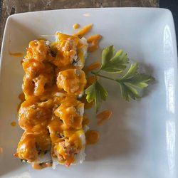 Royal Tokyo Teppanyaki & Steak House - tsunami roll